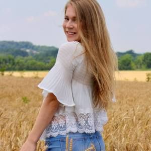 Meet your Posher, Catie